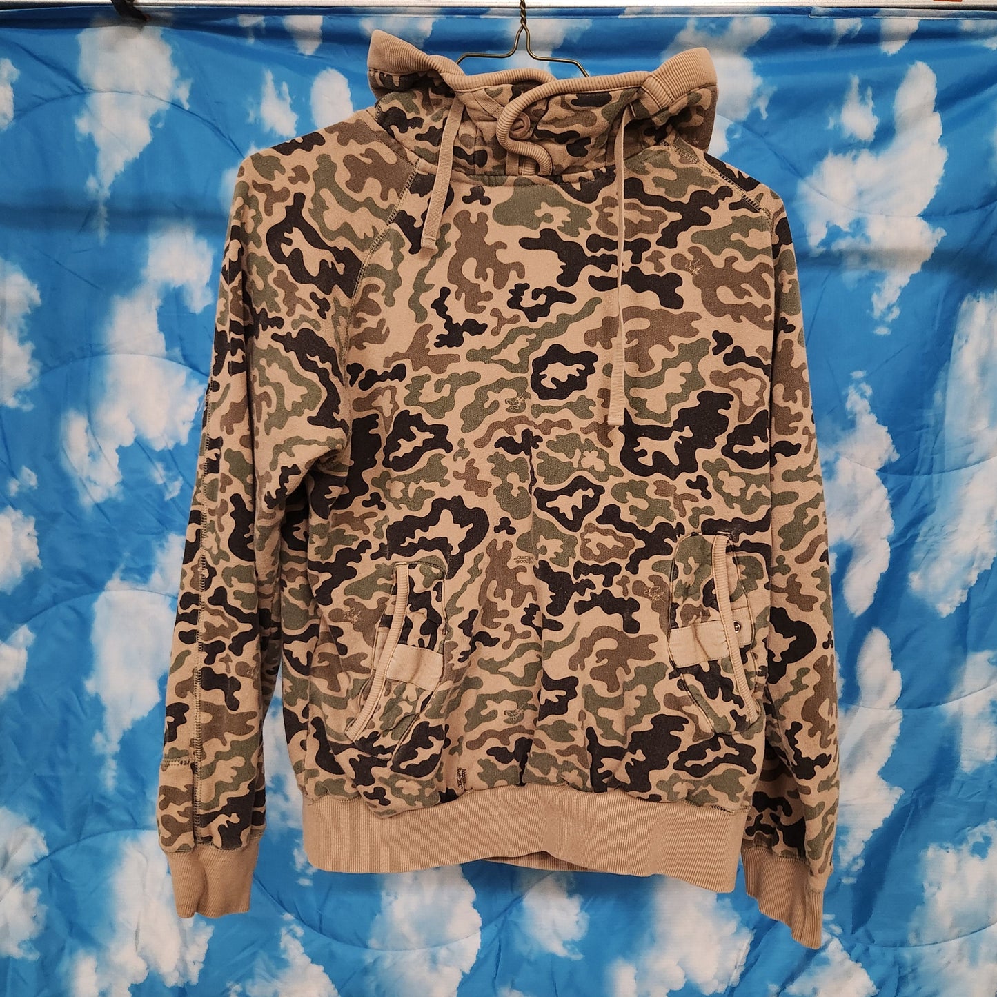 Addict Co Swift Camo Hoodie Medium