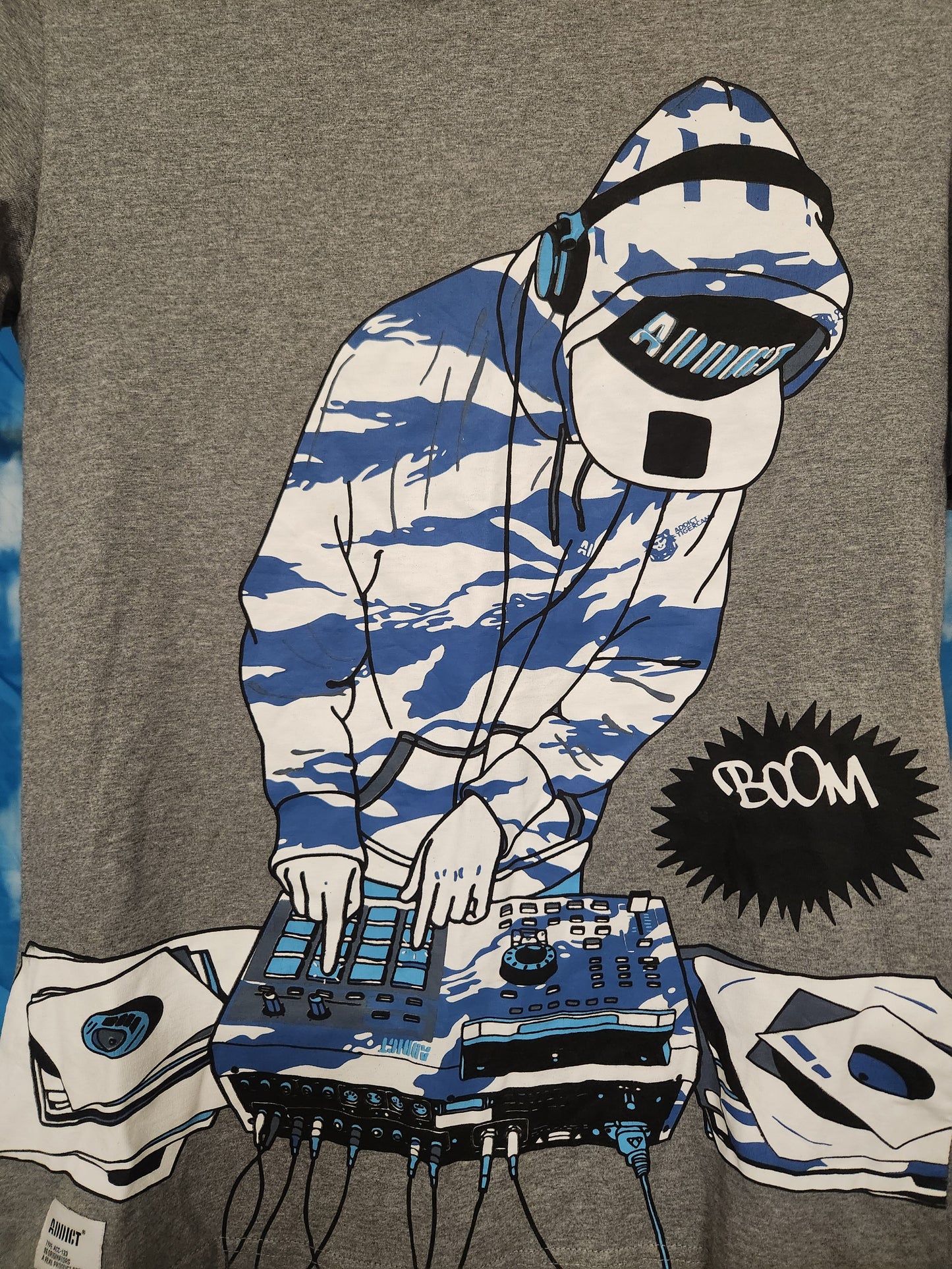 Addict Co Graphic Tee Size Medium