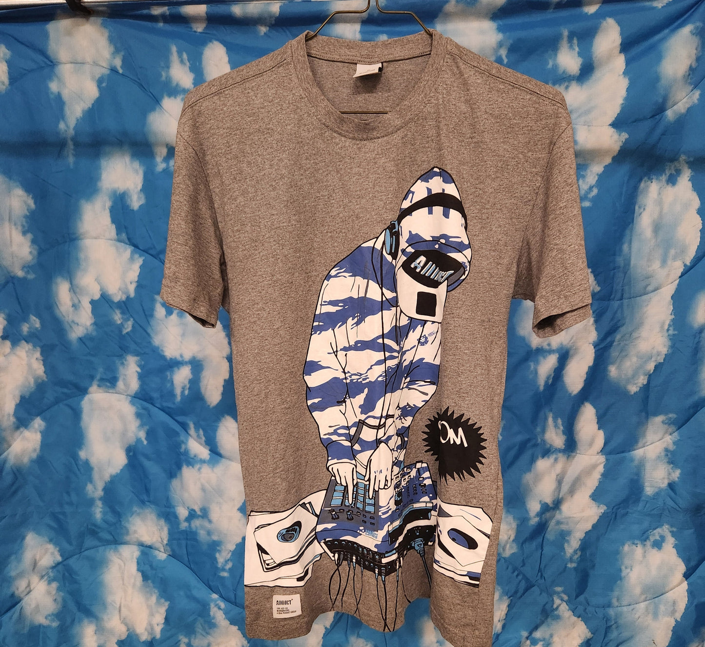 Addict Co Graphic Tee Size Medium