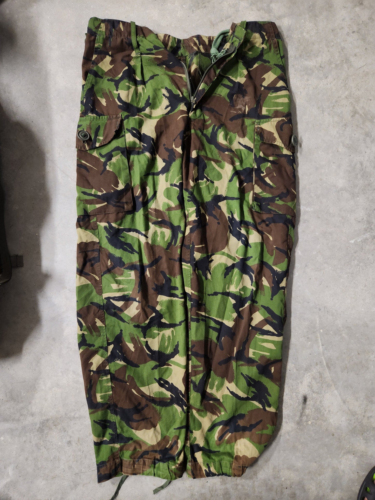 British DPM pants 95 woodland Tropical Weight Size Medium Regular